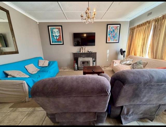 3 BEDROOM HOUSE FOR SALE IN LINMEYER